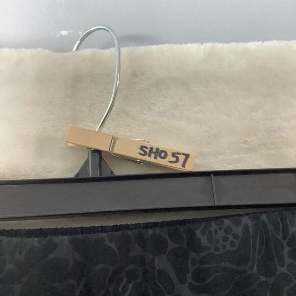 Orvis Embossed Travel Pull On Active Skort Skirt Black Floral Women XL Pockets - Picture 12 of 12